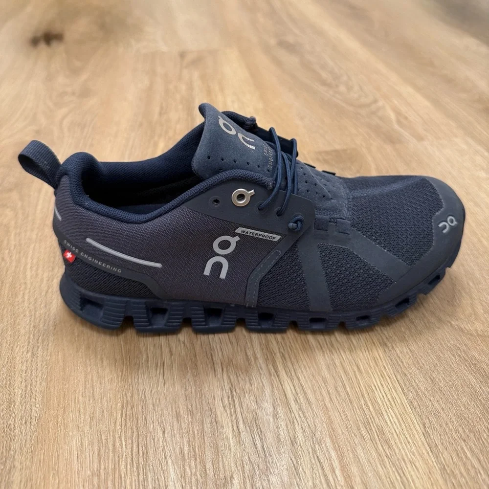 On Cloud 5 Waterproof, Navy, Women’s Size 5.5 – NWOT - Picture 1 of 6
